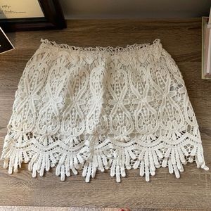 Lace skirt with cute leg details